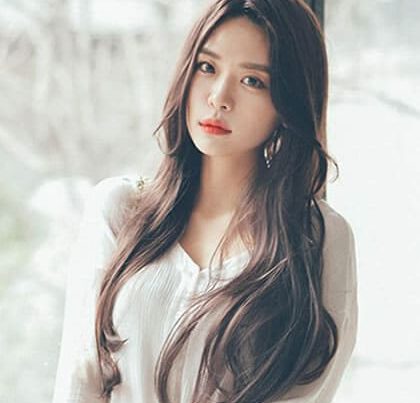 ทรงผมยาวกลางหลังความสวยของผู้หญิงไว้ผมยาว