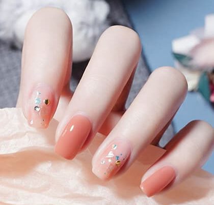 เล็บเจลสีส้มพีช หวานแบบละมุน สวยแบบหรูหรา