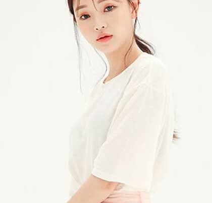 ทรงผมมัดหางม้าปล่อยปอยผมเก๋ๆ