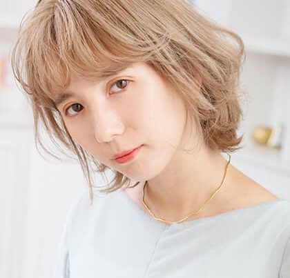 ทรงผมสั้นดัดลอนปลายแฟชั่นสวยทันสมัยสุดอินเทรนด์